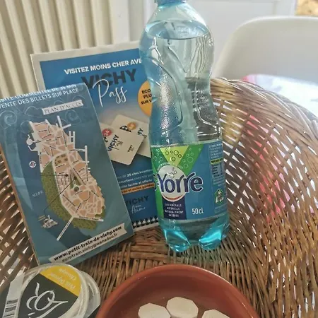 Bel équipé! Proche Des Parcs, Avec Sa Cour Privative Et Sa Place De Parking Sécurisée à 450 M Du