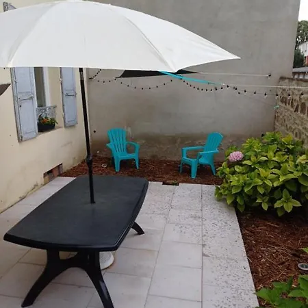 Appartamento Bel équipé! Proche Des Parcs, Avec Sa Cour Privative Et Sa Place De Parking Sécurisée à 450 M Du