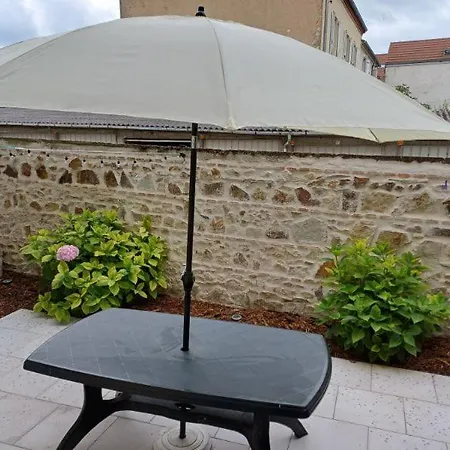 Appartamento Bel équipé! Proche Des Parcs, Avec Sa Cour Privative Et Sa Place De Parking Sécurisée à 450 M Du *