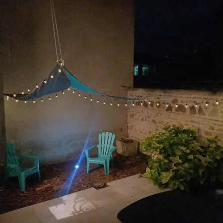 Bel équipé! Proche Des Parcs, Avec Sa Cour Privative Et Sa Place De Parking Sécurisée à 450 M Du Appartamento